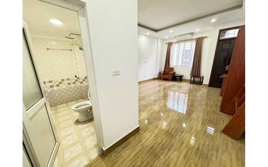 Cho thuê nhà nguyên căn Ngõ 99 Định công, Hoàng Mai, DT 44m  x 5 tầng, 15 Triệu/tháng.